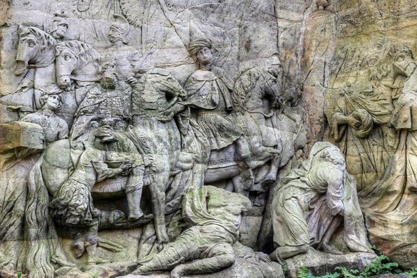 Quels sont les avantages de l'apprentissage de la magie pour la dextérité et la présentation en public ?