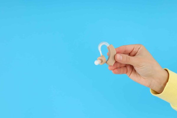 Appareil auditif : les critères de choix et conseils pour ajuster le dispositif